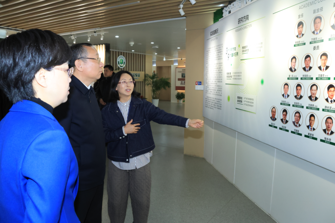 沈敏在寧波調(diào)研科協(xié)工作